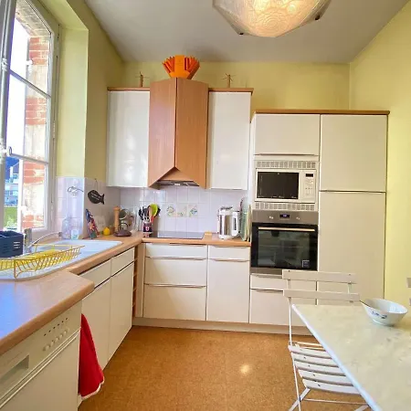 Appartement Duplex 5 Pieces, 6 Couchages Au Coeur De Avec Terrasse, Parking Et Tous Commerces A Pied - Fr-1-245-71