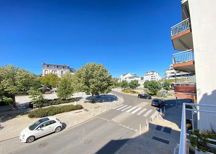 Duplex 5 Pieces, 6 Couchages Au Coeur De Avec Terrasse, Parking Et Tous Commerces A Pied - Fr-1-245-71 Appartement *