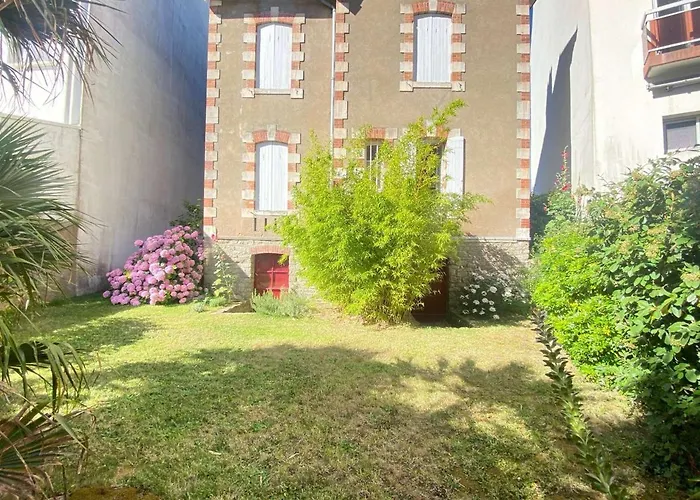 Duplex 5 Pieces, 6 Couchages Au Coeur De Avec Terrasse, Parking Et Tous Commerces A Pied - Fr-1-245-71 *