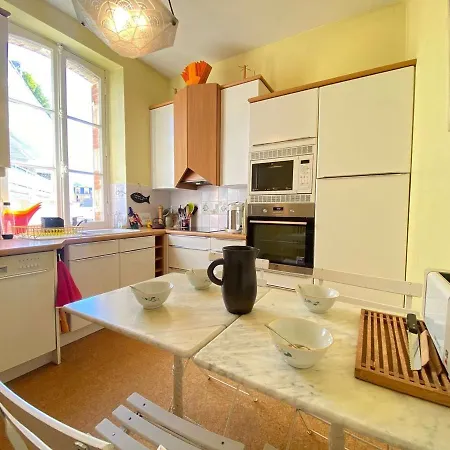 Duplex 5 Pieces, 6 Couchages Au Coeur De Avec Terrasse, Parking Et Tous Commerces A Pied - Fr-1-245-71 *