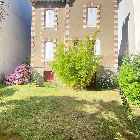 Duplex 5 Pieces, 6 Couchages Au Coeur De Avec Terrasse, Parking Et Tous Commerces A Pied - Fr-1-245-71 *