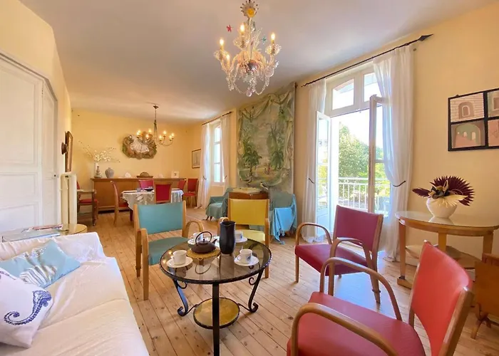 Duplex 5 Pieces, 6 Couchages Au Coeur De Avec Terrasse, Parking Et Tous Commerces A Pied - Fr-1-245-71 La Baule